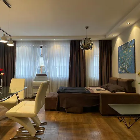 Luxury In Center 1 Várna